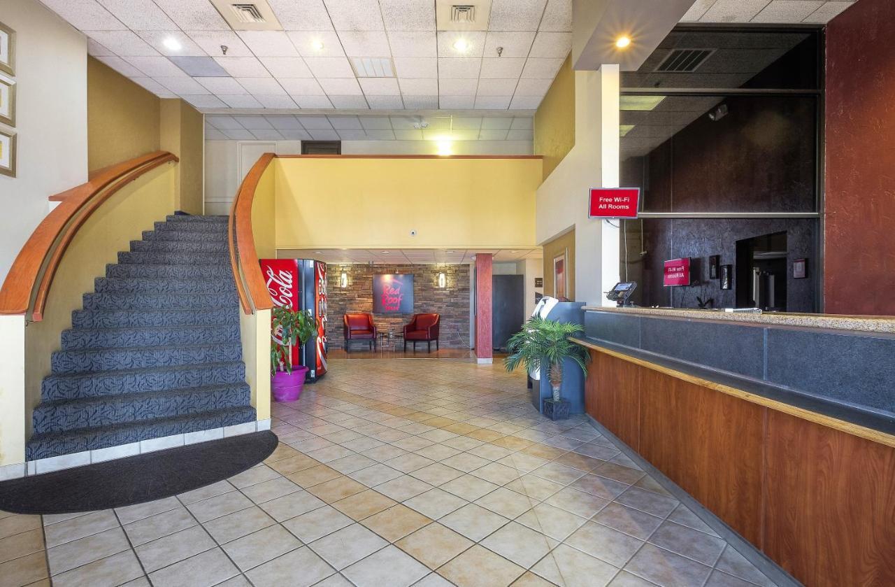 Red Roof Inn & Suites Cleveland - Елирия Екстериор снимка