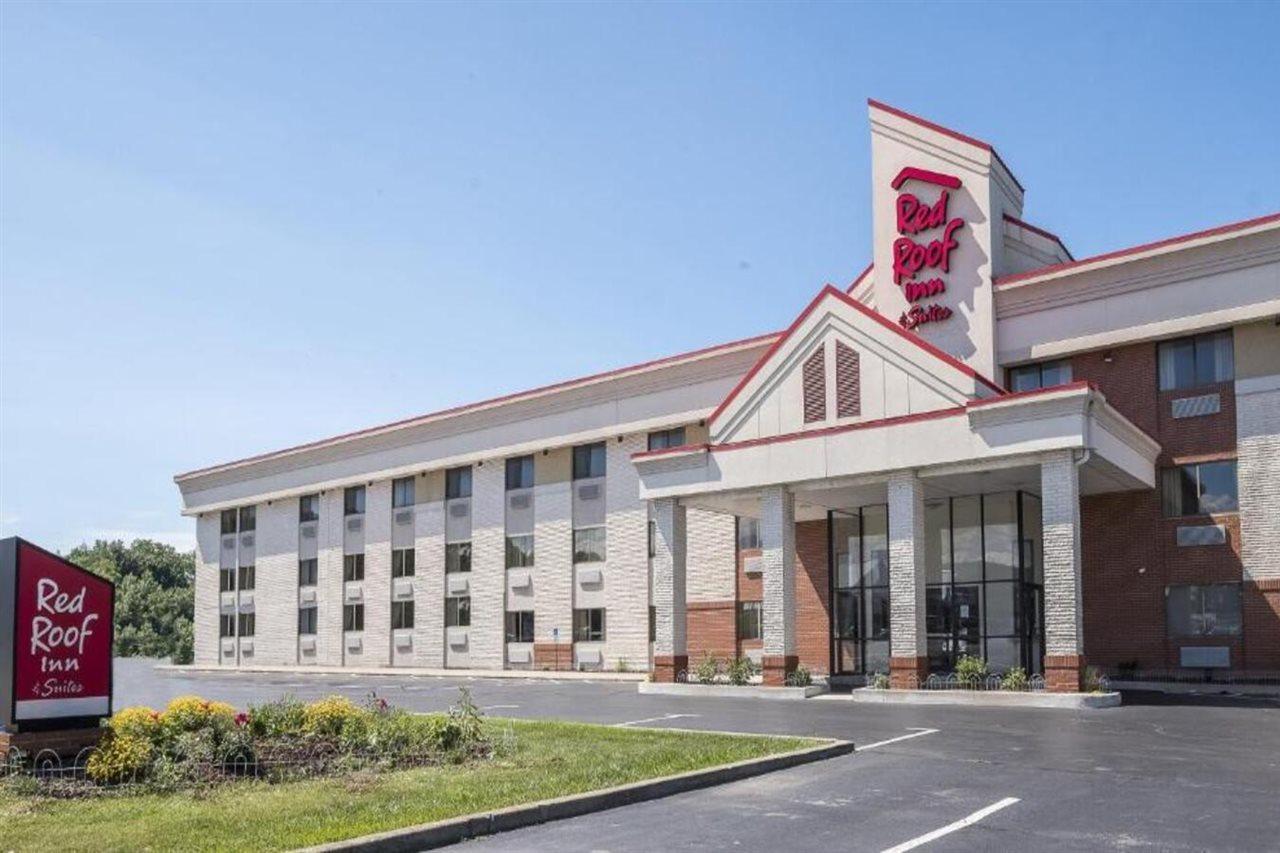 Red Roof Inn & Suites Cleveland - Елирия Екстериор снимка