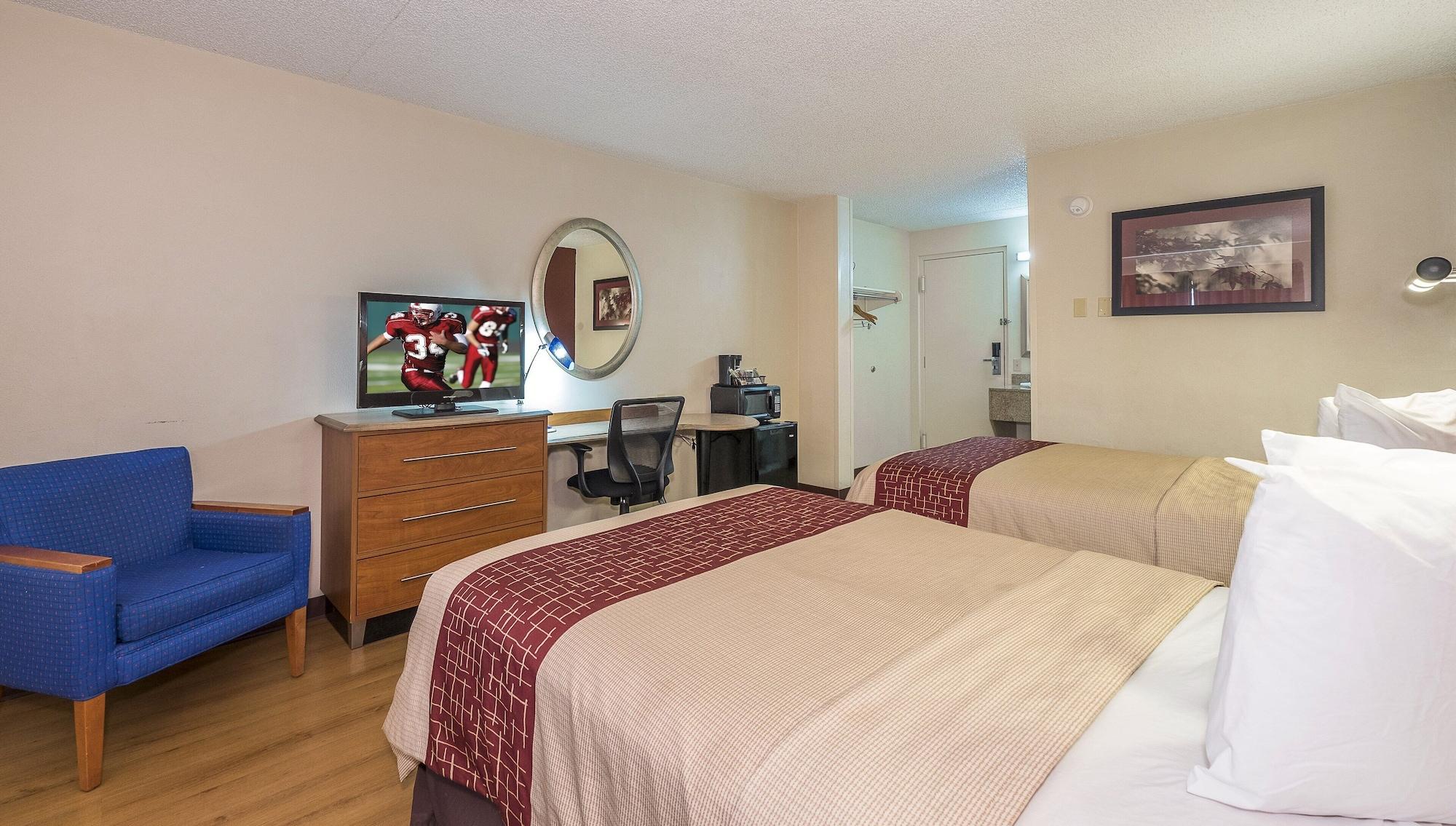 Red Roof Inn & Suites Cleveland - Елирия Екстериор снимка