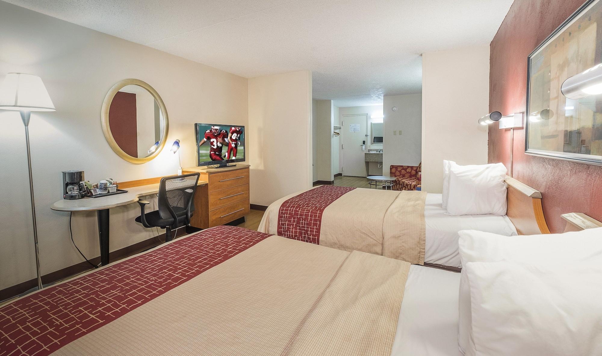 Red Roof Inn & Suites Cleveland - Елирия Екстериор снимка